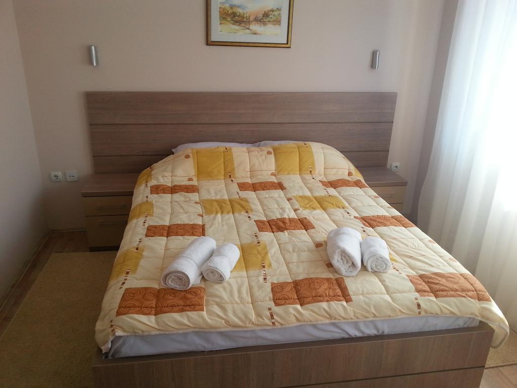 Garni Hotel Crystal Ice Ni Habitación foto