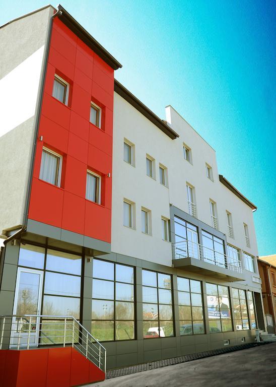 Garni Hotel Crystal Ice Ni Exterior foto